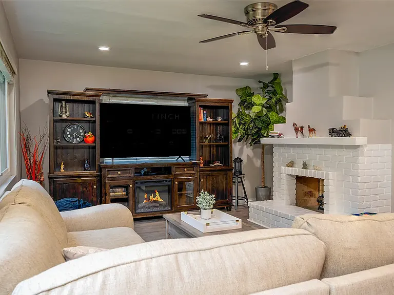 19101 E Ryals Ln — Photo 15