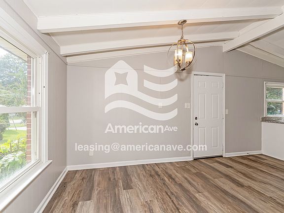1524040_004_dining_room_5.jpg