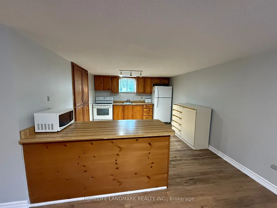 174 Colborne St W