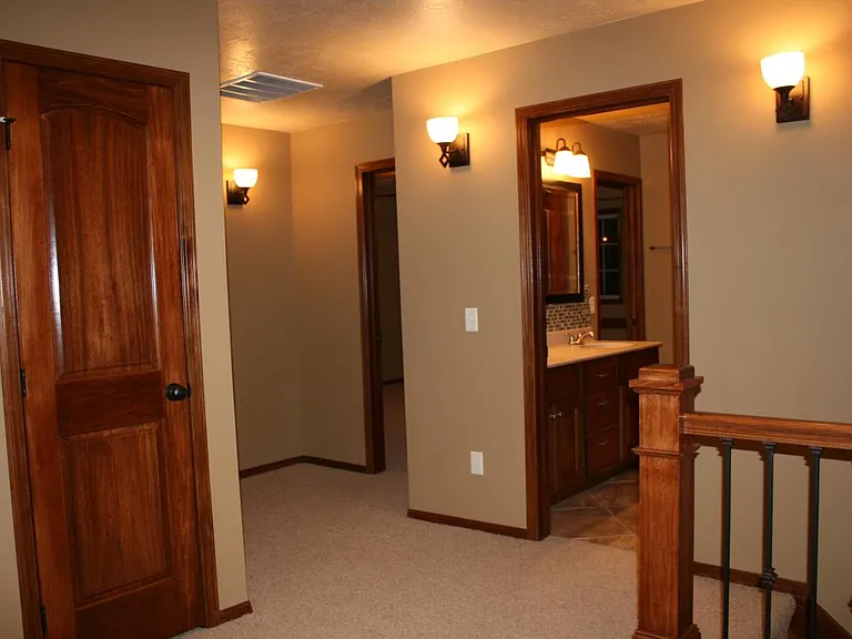Bright open 2nd floor