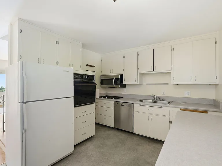 5757 Merriewood Dr — Photo 8