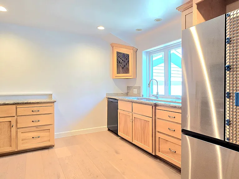 6122 Oak Ave — Photo 3