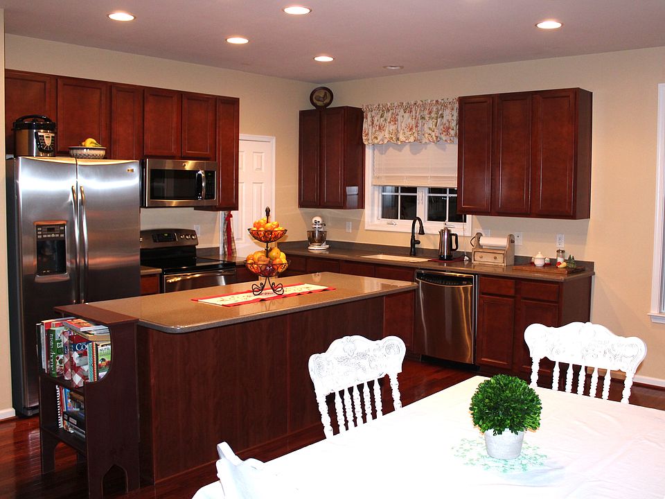 2nd image of 412 Blackberry Ridge Dr