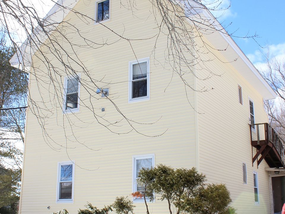 1st image of 520 Essex St