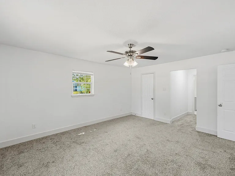 1501 Maiden Ln — Photo 16