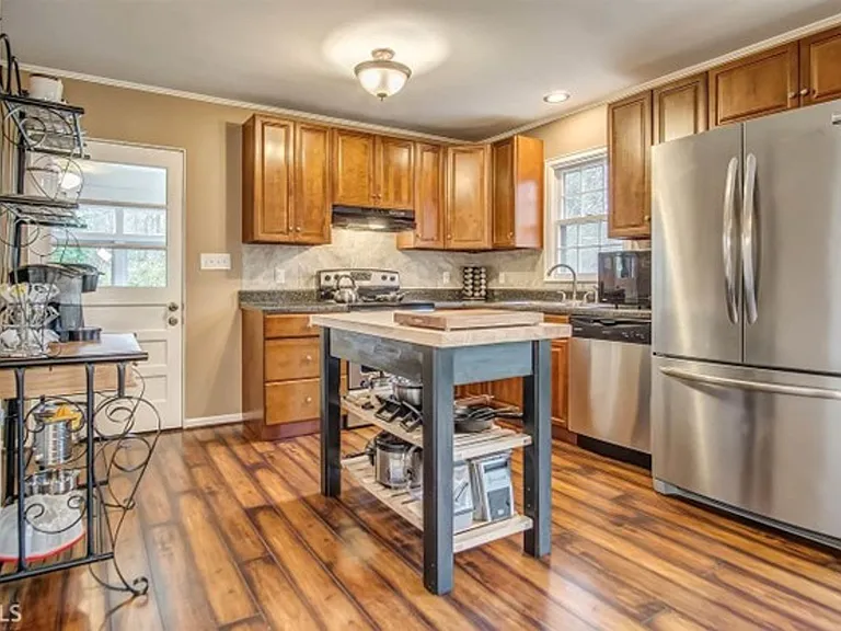 563 Mountain View Cir — Photo 10