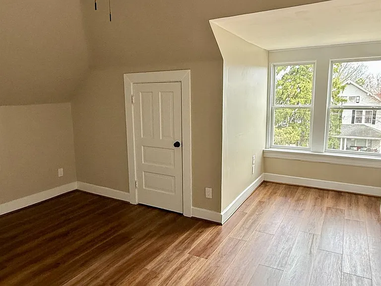 415 Considine Ave — Photo 14