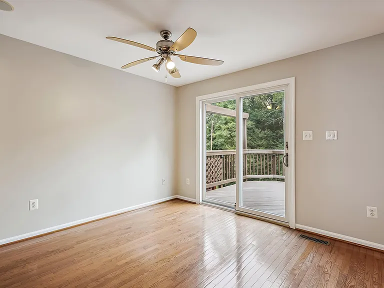 6733 Sullivan Way — Photo 20