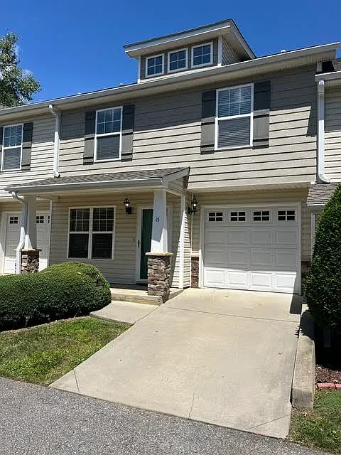 15 Singleton Ln