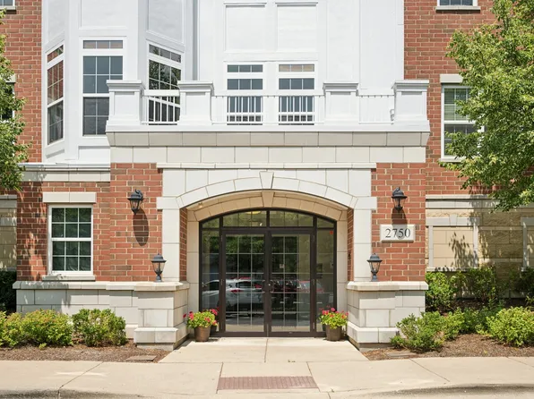 2750 Commons Dr Unit 307, Glenview, IL 60026