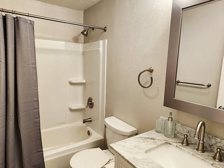 1411 E Hays St — Photo 10