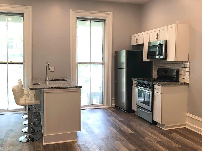 214 Green St #1 — Photo 11