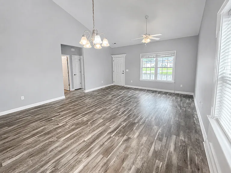 264 Archdale St — Photo 3