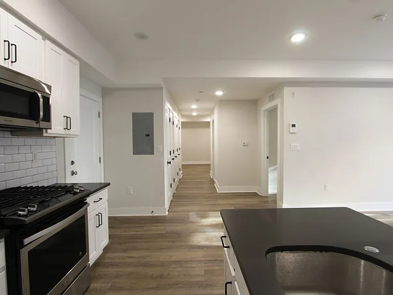 East Main Manayunk Apartments — Photo 63
