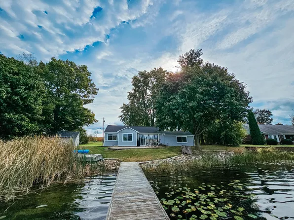 10918 Curth Rd, Jonesville, MI 49250