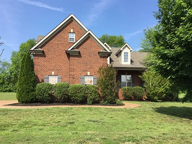 3 bed, 2.0 bath, 2150 sqft, $2,495 — Photo 1