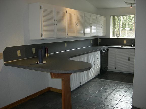 Beautiful updated kitchen.