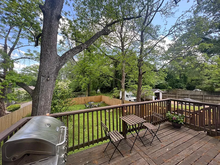 1524 Melrose Dr SW — Photo 29
