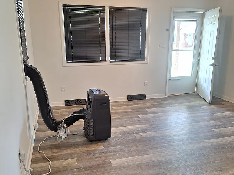 209 Yosemite Ave #A — Photo 6