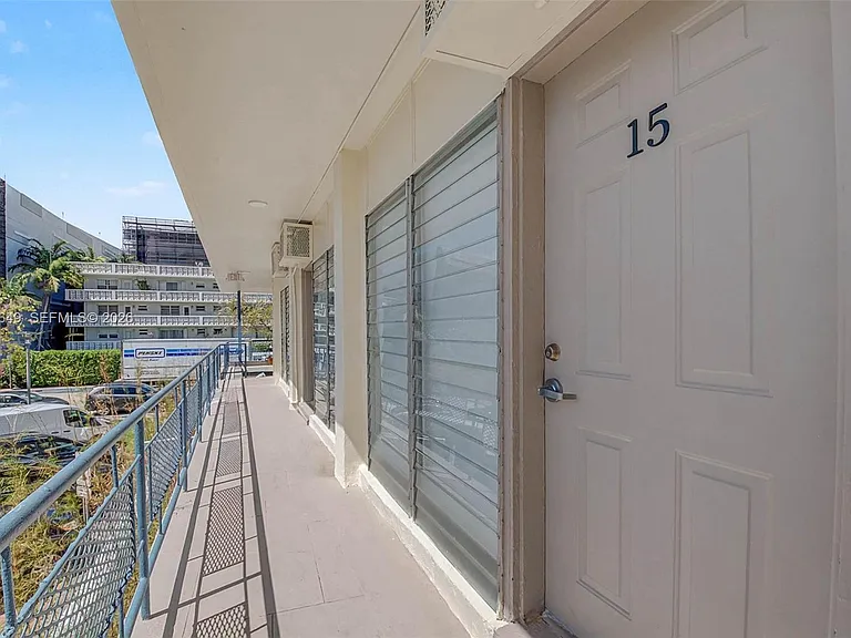 1685 Jefferson Ave #15 — Photo 1