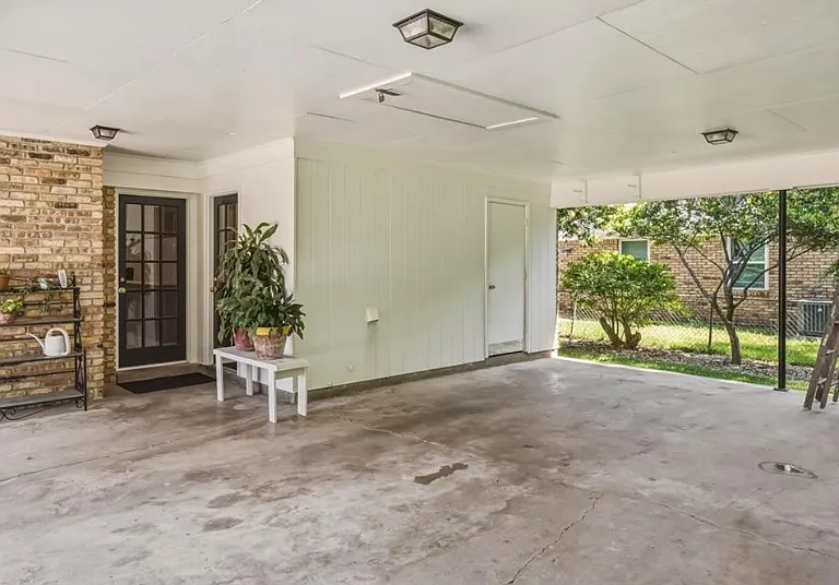 4217 Spring Valley Dr S — Photo 13