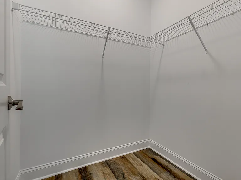 503 Winsor St — Photo 9