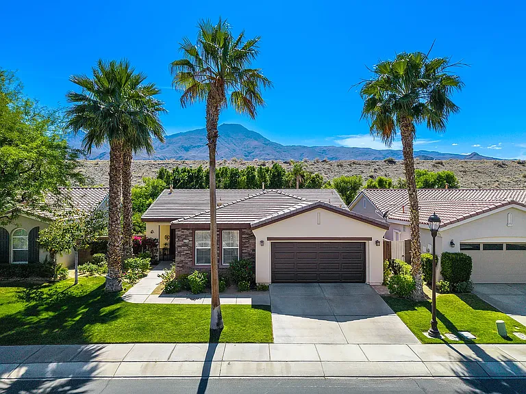60755 Living Stone Dr — Photo 37
