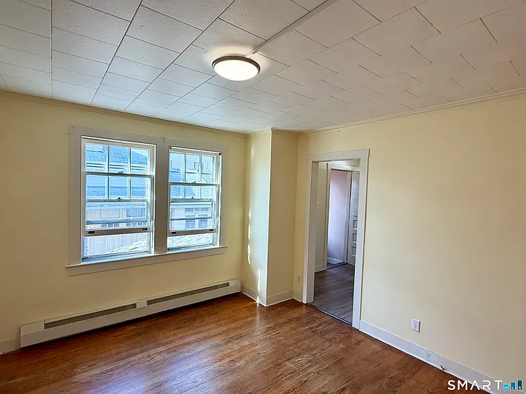 23 Farnham Ave #2 — Photo 2