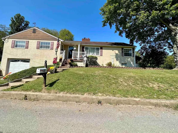 43 2nd St, West Milford, WV 26451