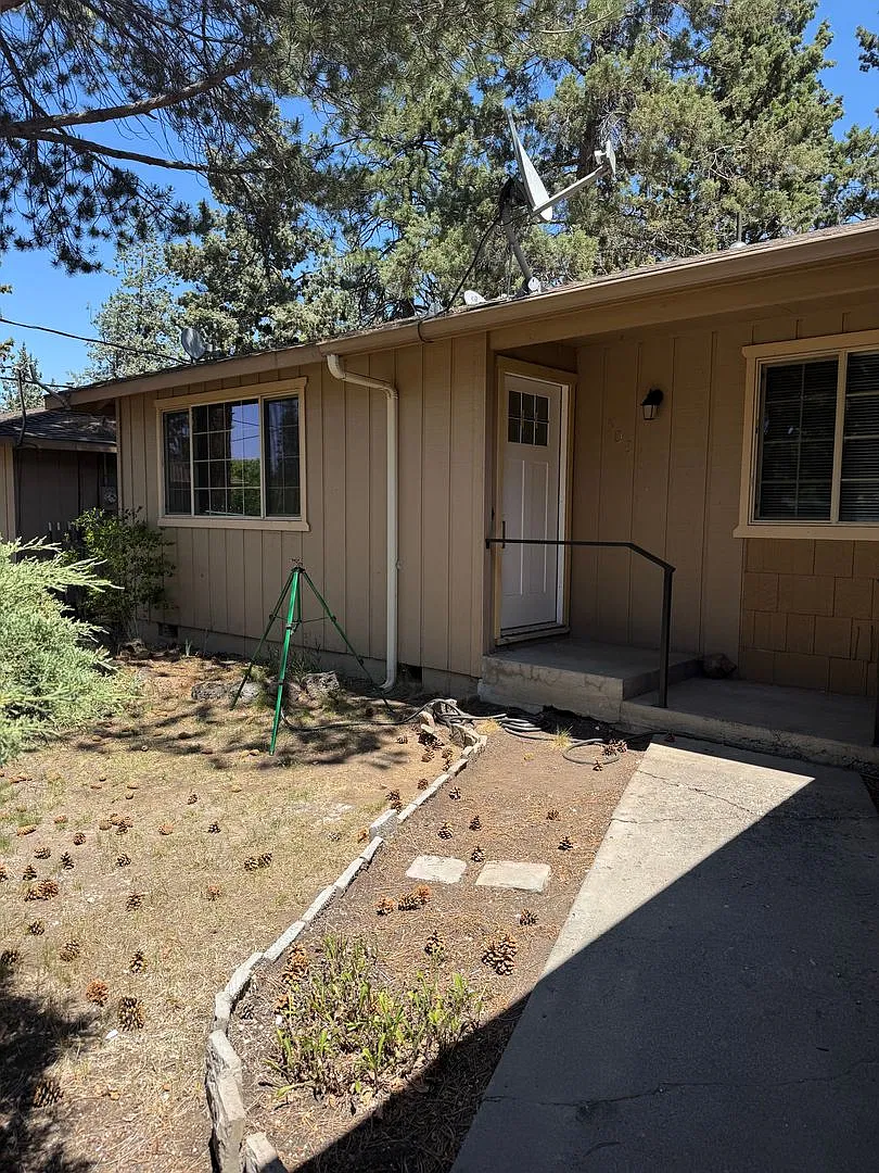 Updated Duplex in SE Bend — Photo 1