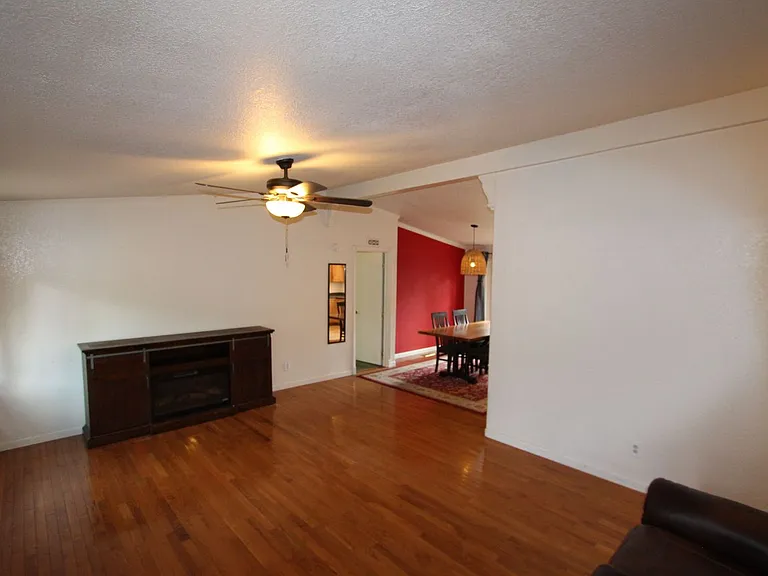 95 E Camille Dr — Photo 3