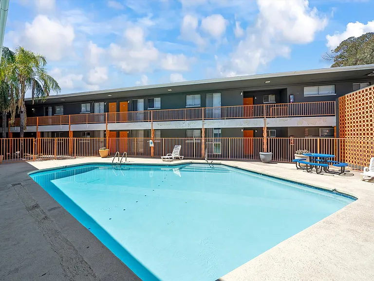 CATALINA VISTA APARTMENTS — Photo 12