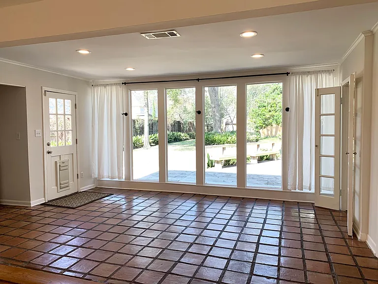 Sunroom or Dining