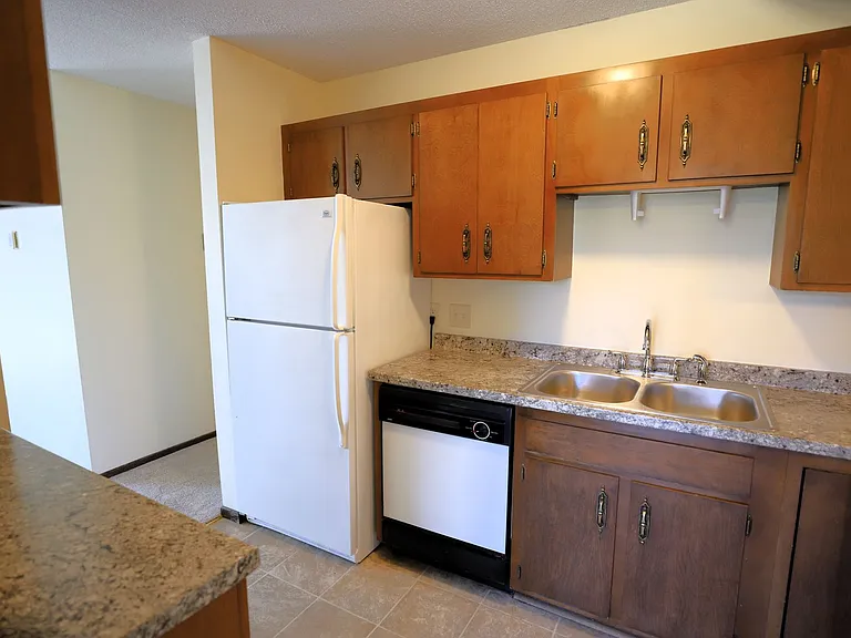 4000 Parklawn Ave — Photo 6