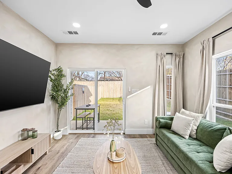 5702 Riverside Dr — Photo 8