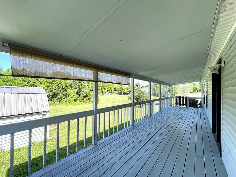 512 Howard Gap Rd — Photo 8