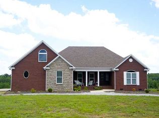 37 Day Rd, Leoma, TN 38468