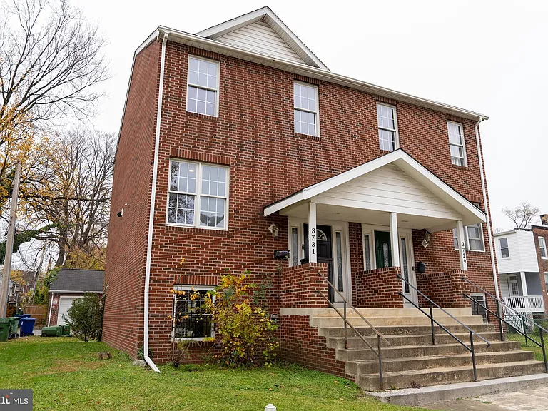 3731 Greenmount Ave — Photo 2