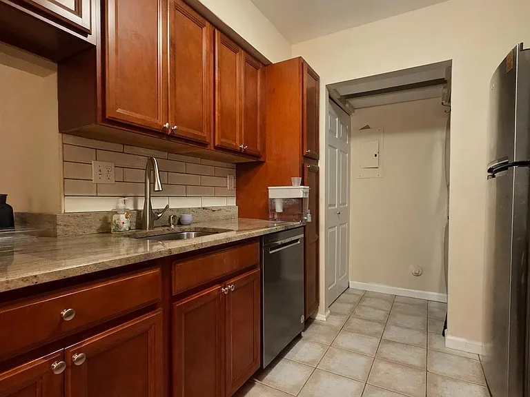 34 Almond Dr — Photo 8