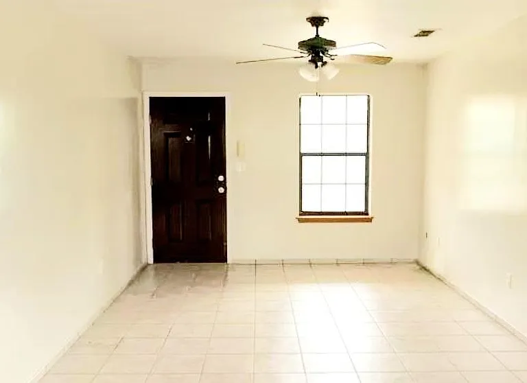 201 S Fresno Ave #10 — Photo 2