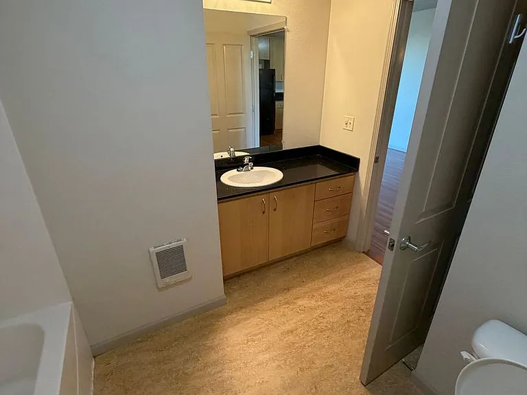 118 NW Jackson Ave #305 — Photo 14