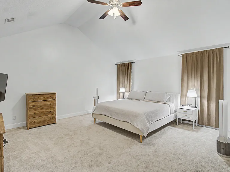 906 Rachel Ln — Photo 22