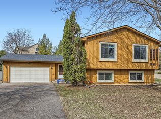4555 Ranchview Ln N, Plymouth, MN 55446