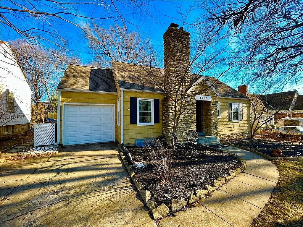 3 bed, 1224 sqft, $2,400 — Photo 1