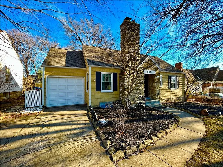 5635 Roe Blvd — Photo 1