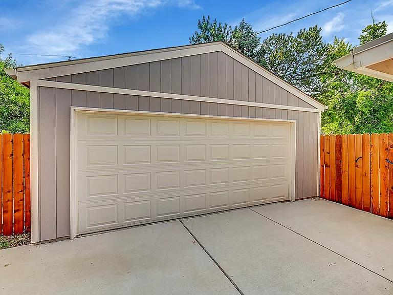 6260 Teller St — Photo 29