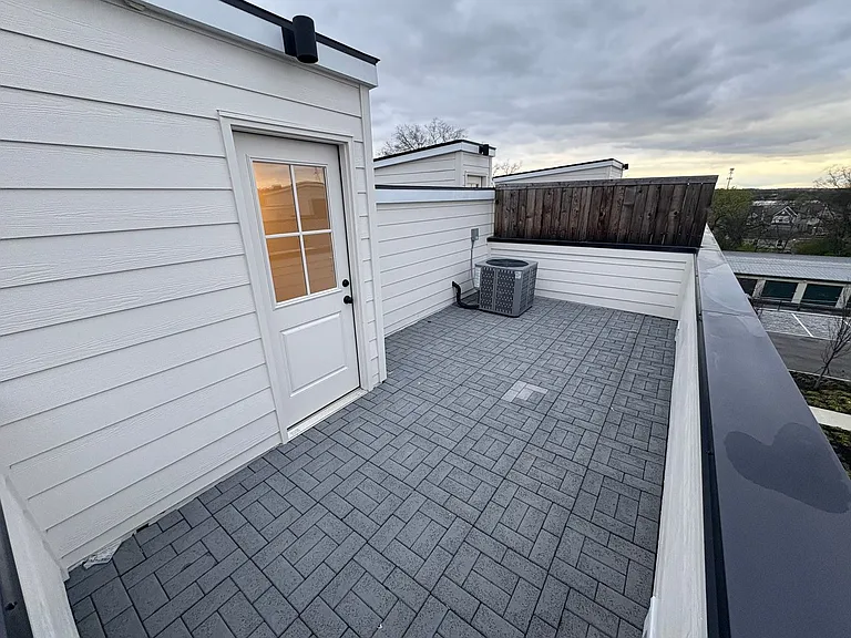 310 Cedar St — Photo 8