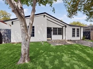 2441 Lakeshore Dr, Grand Prairie, TX 75051