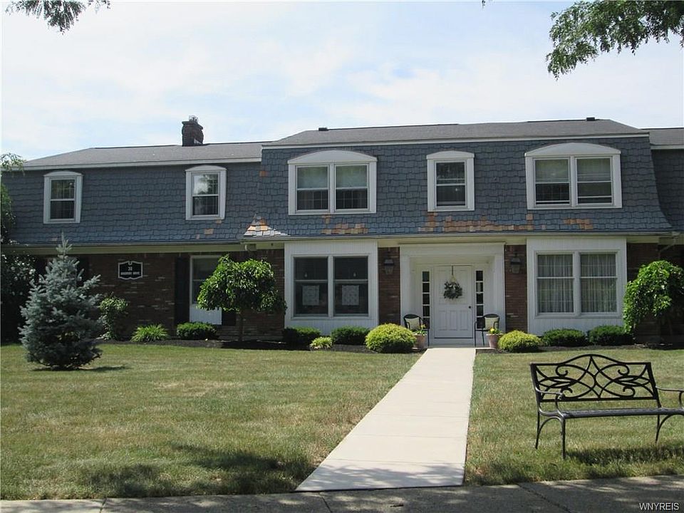 1st image of 30 Oakbrook Dr APT 5