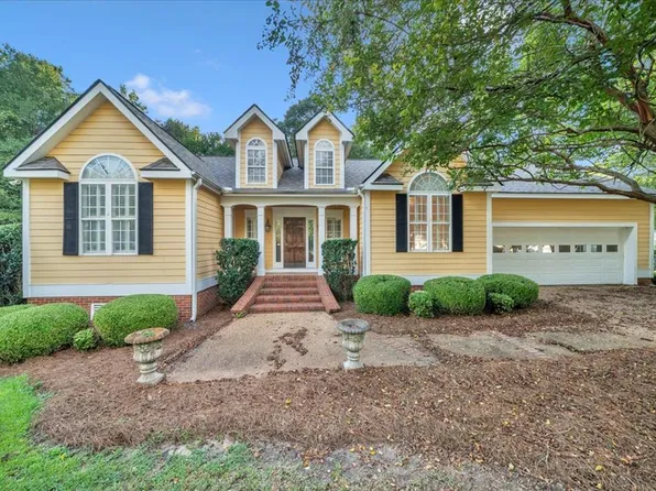 104 Westlake Cir, Americus, GA 31709